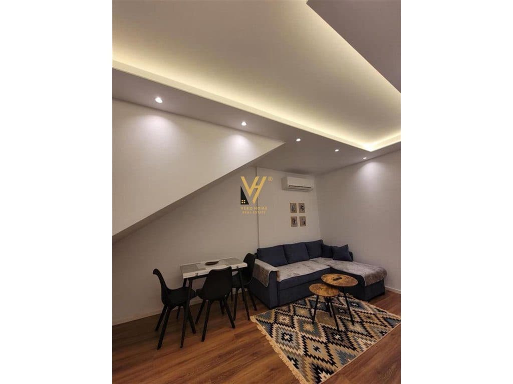 JEPET APARTAMENT 1+1 ME QERA TE RRUGA E DURRESIT 620 EURO