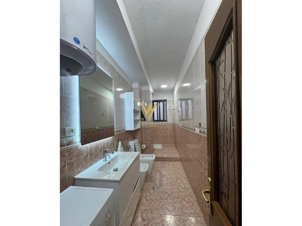 SHITET APARTAMENT 1+1+BLK TE STACIONI I TRENIT 126.000 EURO 4