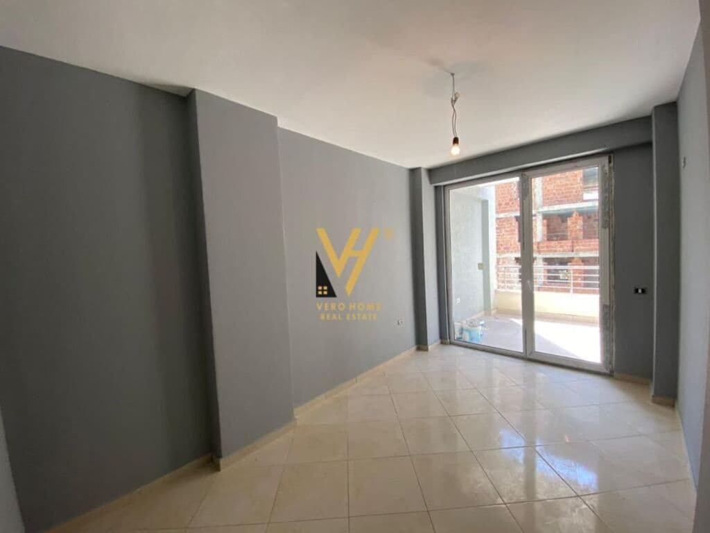 Shitet apartament 2+1+2+garazhd te Kopshti Botanik, Xhamia 110 m2 2