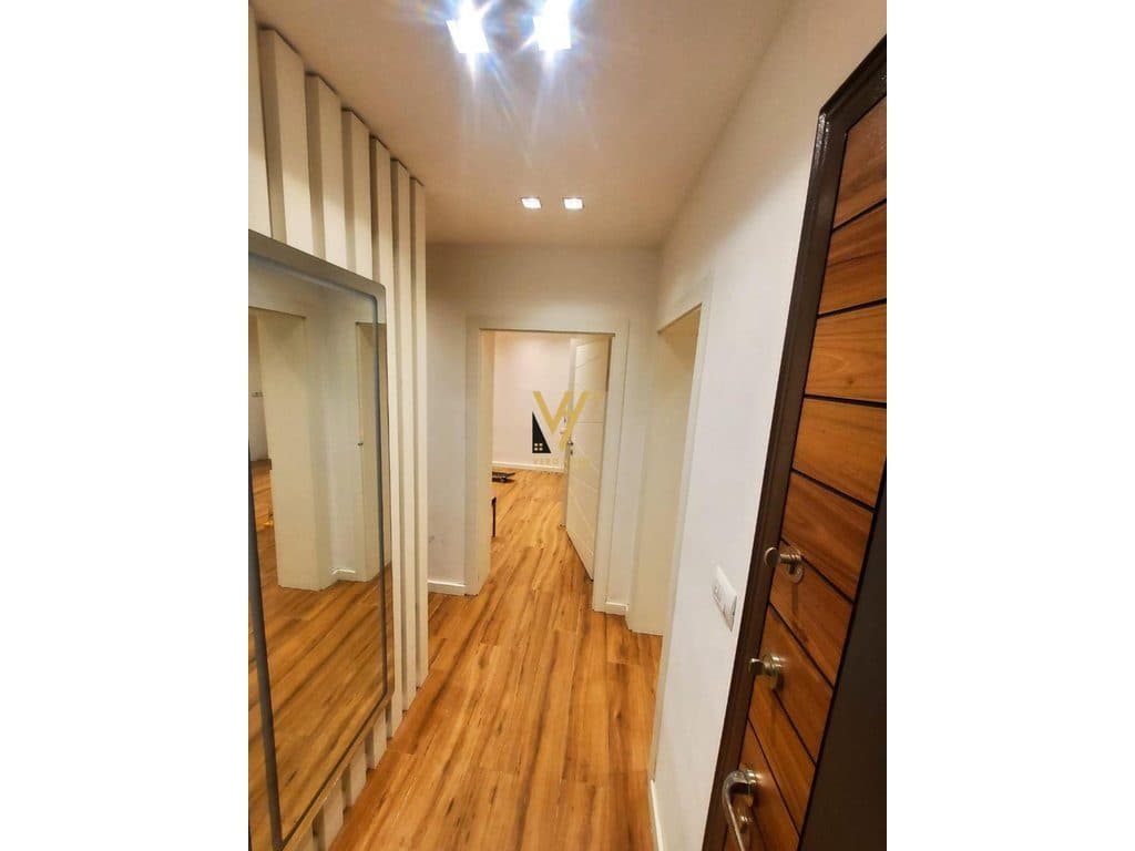 JEPET ZYRE 75 M2 ME QERA TE MEDRESEJA, PRANE SHKOLLES MISTO MAME 600 EURO 4
