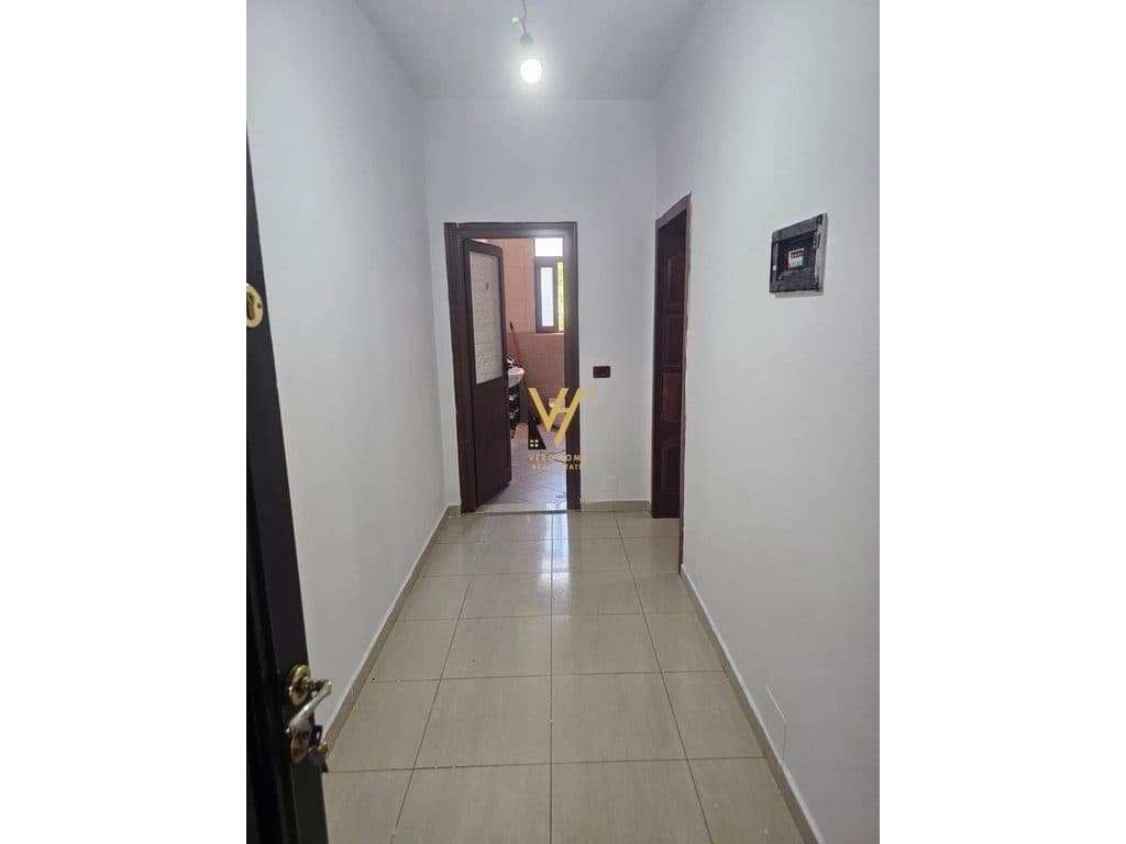JEPET APARTAMENT 1+1 ME QERA TE CONCORD CENTER 50.000 LEKE 4