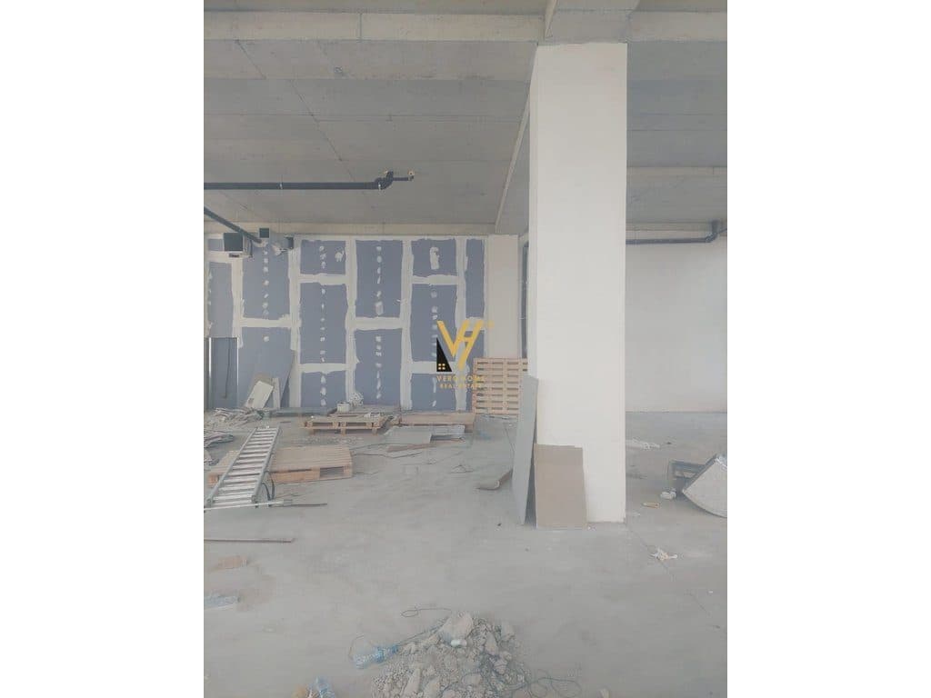 JEPET DYQAN 160 M2 ME QERA TE LIQENI I THATE 1.800 EURO