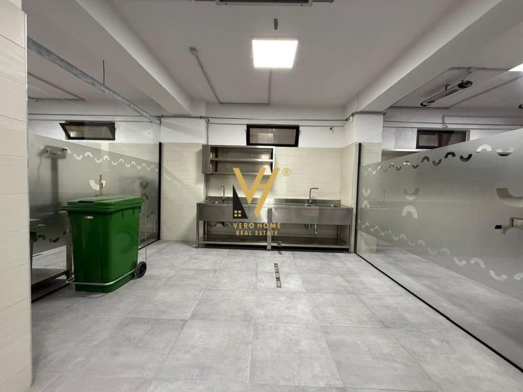 JEPET MAGAZINE 1.200 M2 TE KTHESA E KAMZES 6.000 EURO 3