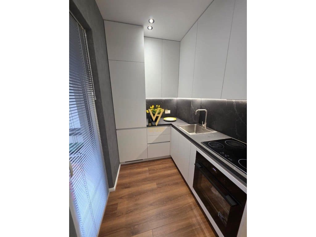JEPET APARTAMENT 1+1 ME QERA TE 21 DHJETORI PRANË MONDIALIT 850 EURO 2