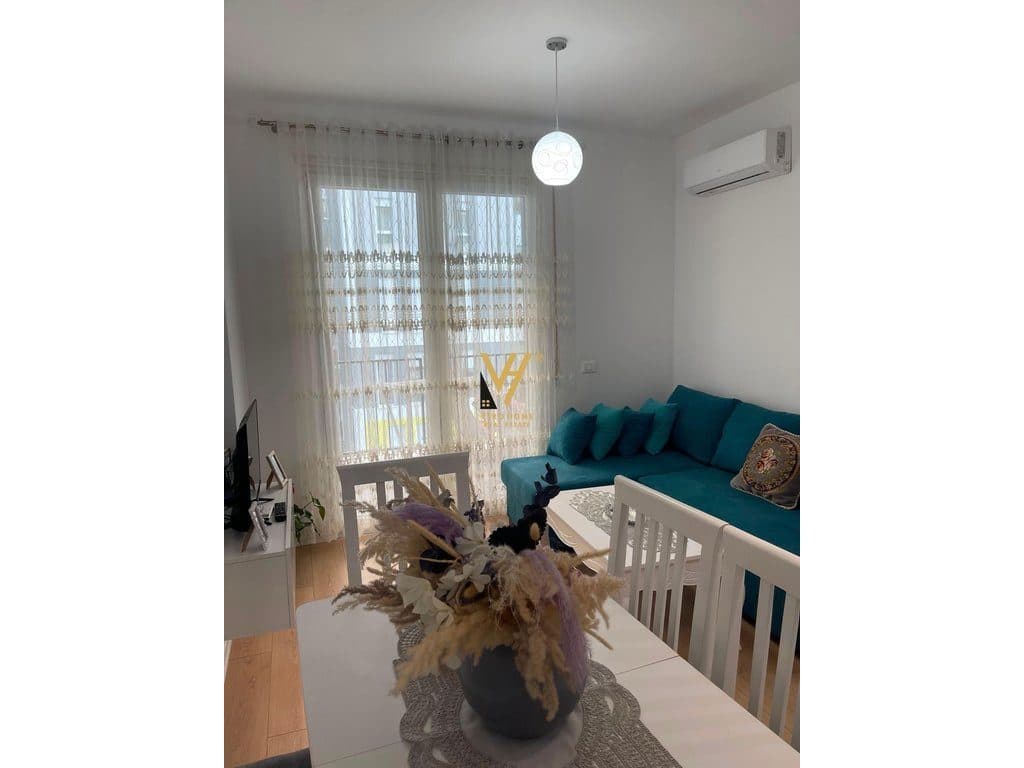 JEPET APARTAMENT 1+1+BLK ME QERA TEK UNIVERS CITY 40.000 LEKE
