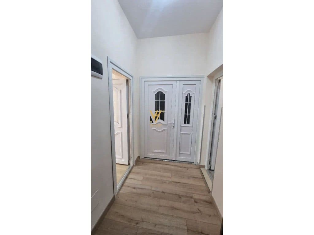 JEPET AMBIENT BIZNESI 50 M2 ME QIRA TE MINE PEZA 700 EURO 3