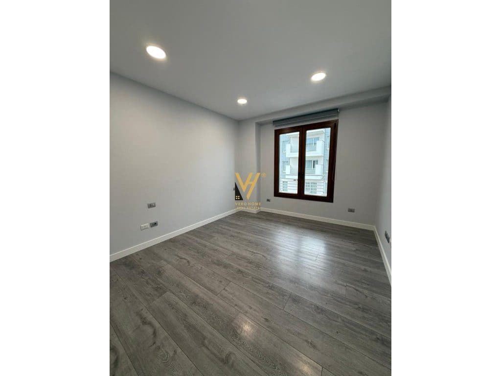 JEPET ZYRE 200 M2 ME QIRA TE HILTON, DELIJORGJI 250.000 LEKE 4