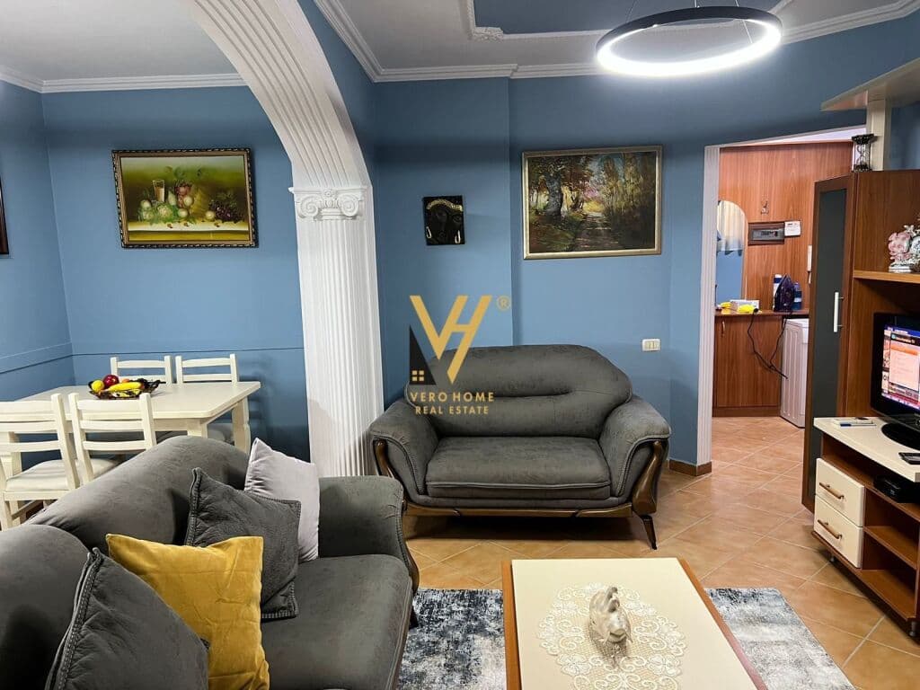 Jepet Apartament 2+1+ballkon me qera te Rruga 5 Maji 70 m2