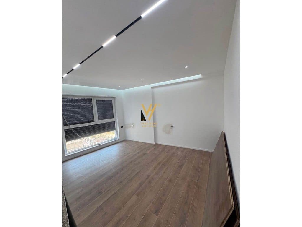 JEPET APARTAMENT 1+1+BLK ME QERA TEK RRUGA E BURGUT 60.000 LEKE 2