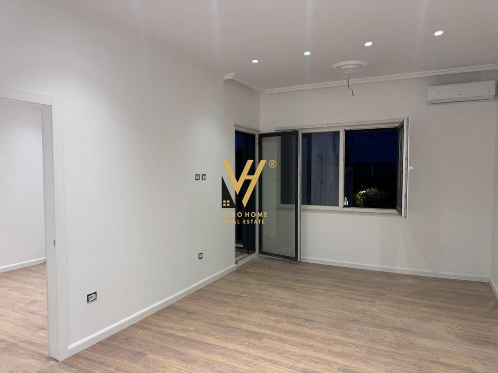 JEPET AMBIENT BIZNESI 100 M2 ME QIRA NE YZBERISHT 40.000 LEKE