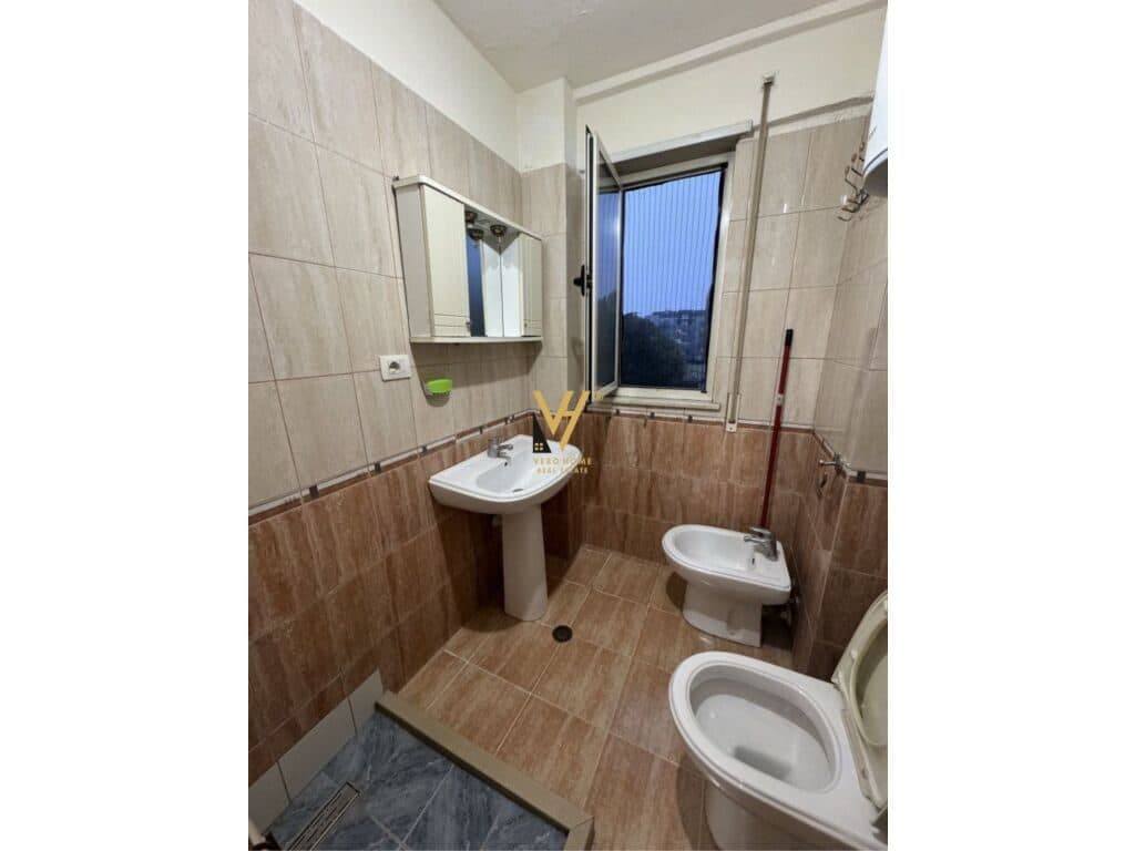 Jepet Apartament 2+1+ballkon me qera te Fresku 80 m2 2