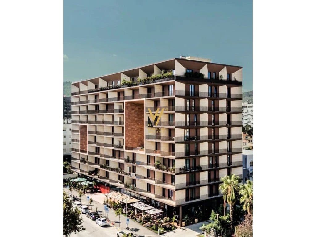 JEPET ZYRE 122 M2 ME QIRA TE KOMUNA E PARISIT 2.500 EURO