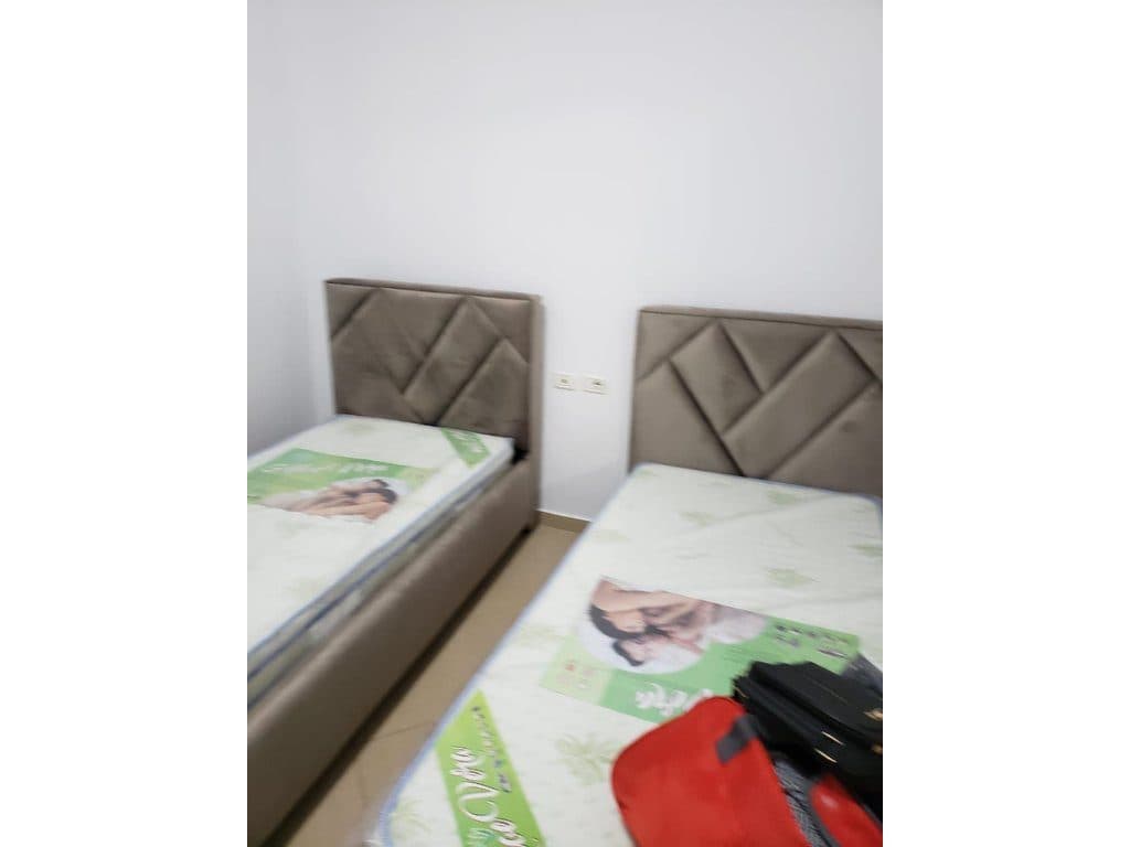 JEPET APARTAMENT 2+1+2 ME QERA TE STACIONI I TRENIT 75.000 LEKE 2