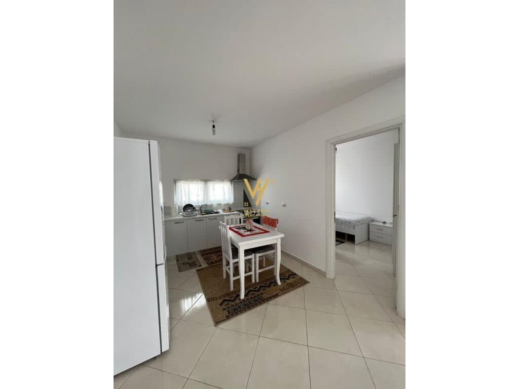 Jepet Apartament 1+1 me qera te Rruga Kongresi i Manastirit 86 m2 2