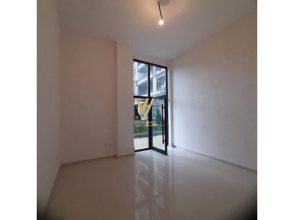 JEPET DYQAN 25 M2 ME QERA NE KINOSTUDIO 25.000 LEKE 2