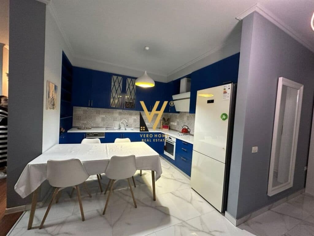 Jepet Apartament 2+1+ballkon me qera te Kodra e Diellit 102 m2 2