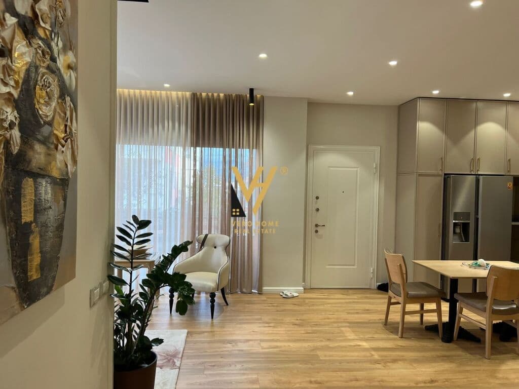 Jepet Apartament 3+1+post parkimi me qera te Kodra e Diellit 115 m2 3