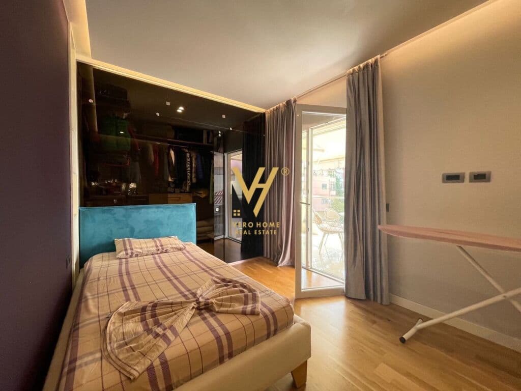 Shitet Apartament 3+1+2 te Kopshti Botanik 195 m2