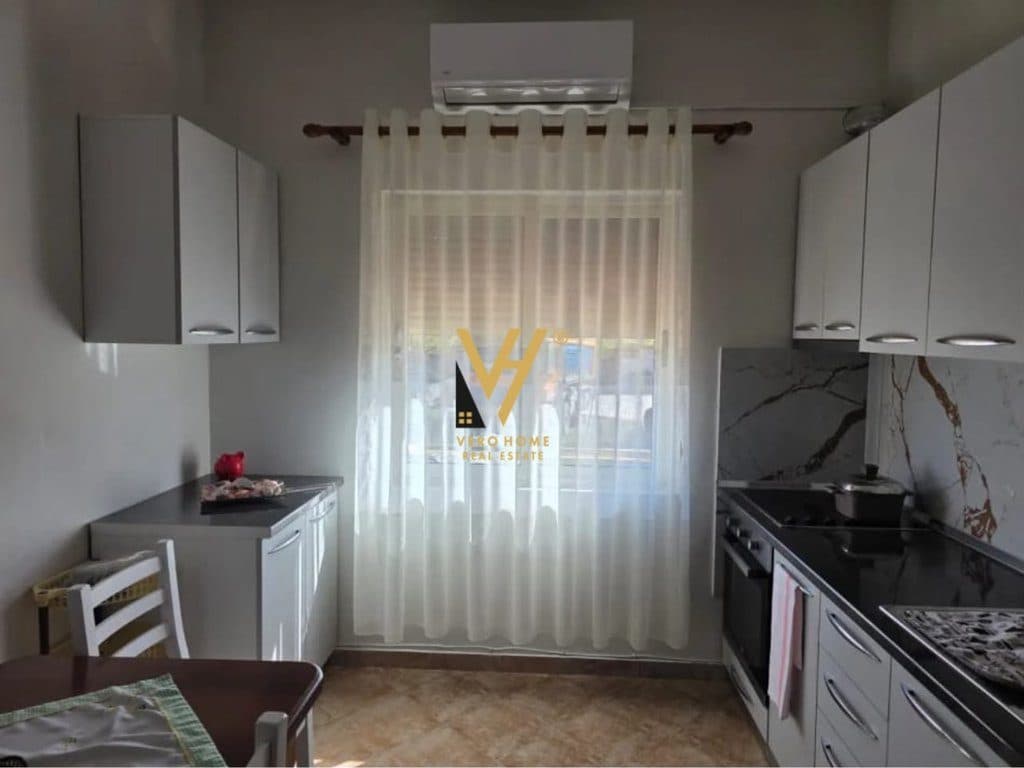 JEPET APARTAMENT 1+1 ME QERA NE MISTO MAME 400 EURO 3