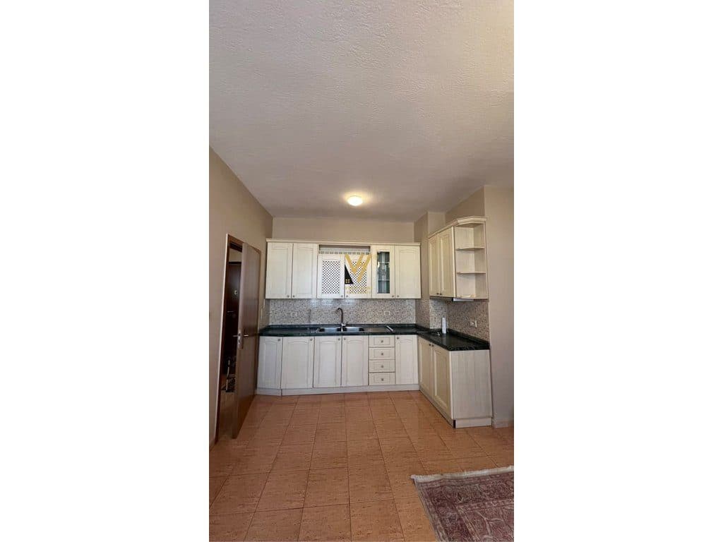 JEPET APARTAMENT 1+1 TE RRUGA FORTUZI 60.000 LEKE 3
