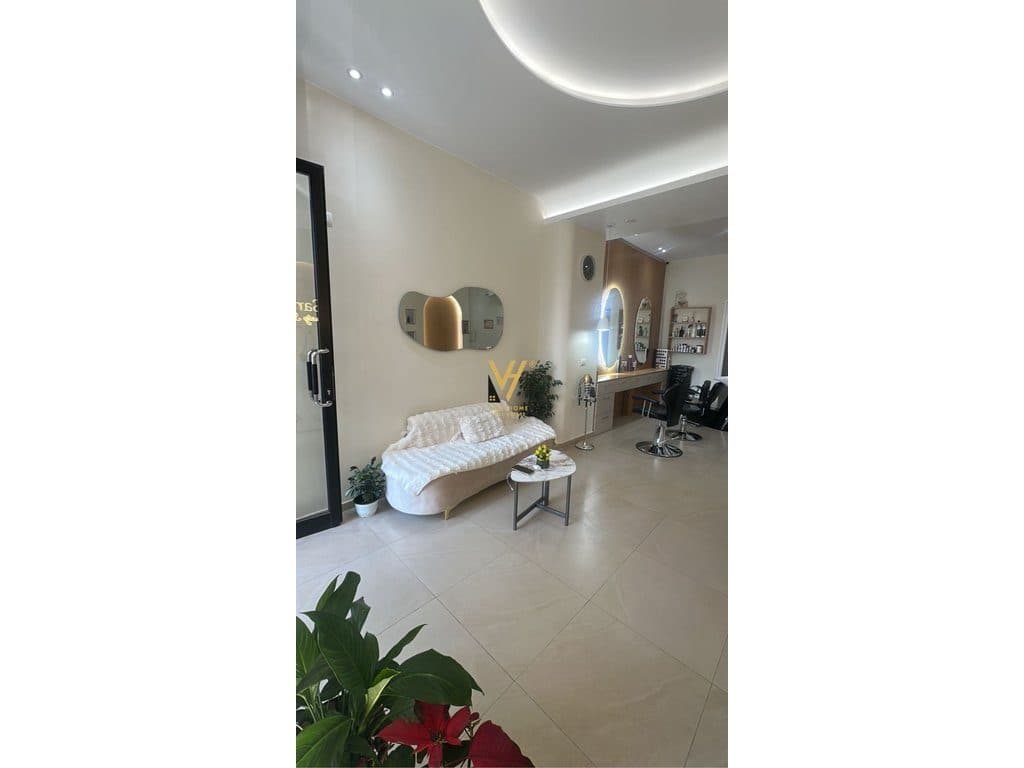 JEPET SALLON ESTETIKE 45 M2 ME QIRA TE SQUARE 21 – 1.500 EURO 3