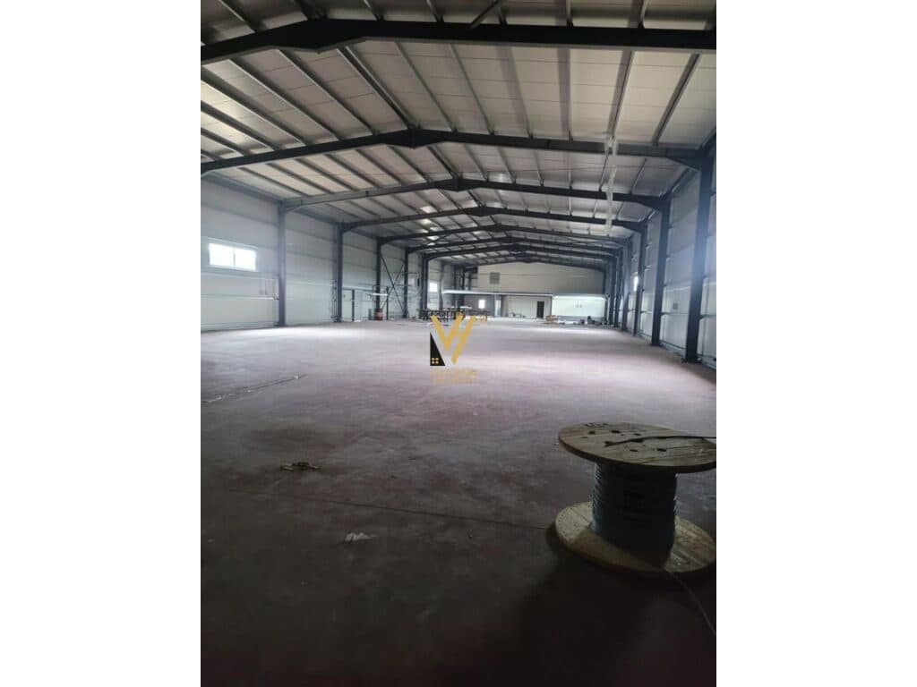 Shitet Kapanon ne Fushe Preze 1600 m2