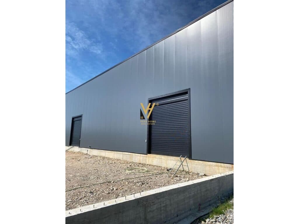 Shitet magazine te Autostrada Tirane-Durres 1400 m2
