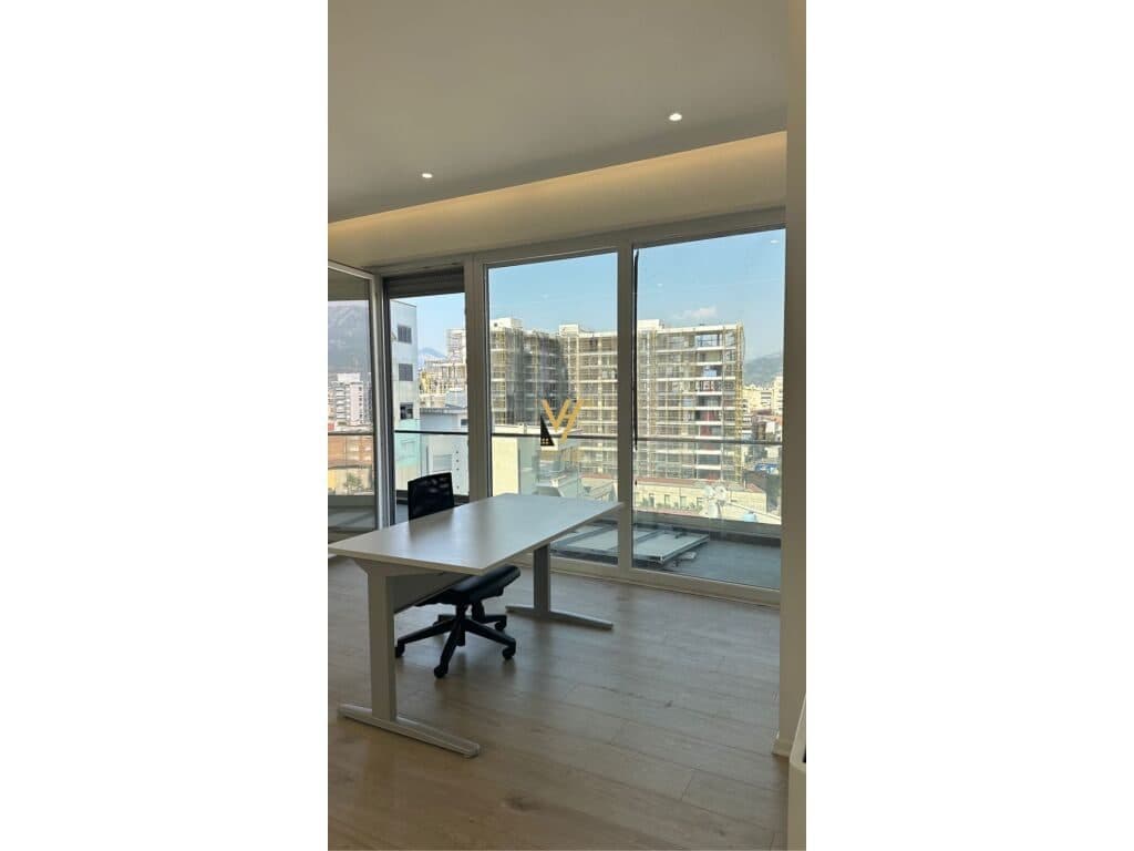 Jepet Zyre me qera te Rruga e Barrikadave 140 m2 3