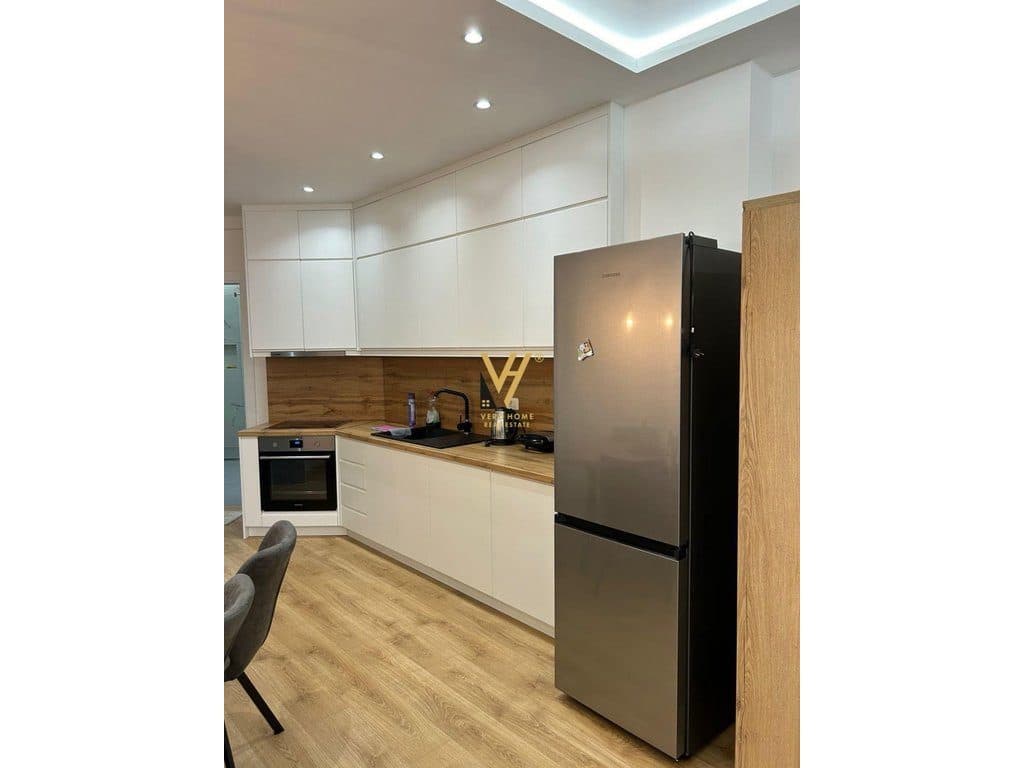 JEPET APARTAMENT 1+1+BLK ME QIRA NE QENDER 65.000 LEKE 3