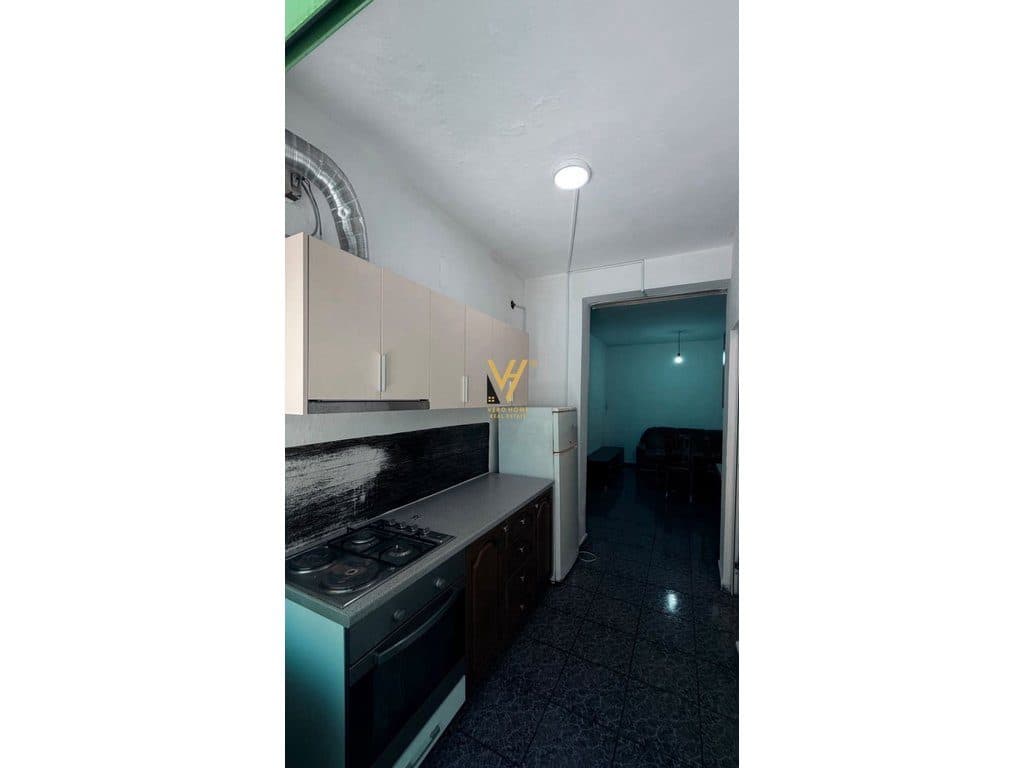 JEPET APARTAMENT 1+1 ME QERA TE ZOGU I ZI 40.000 LEKE 2