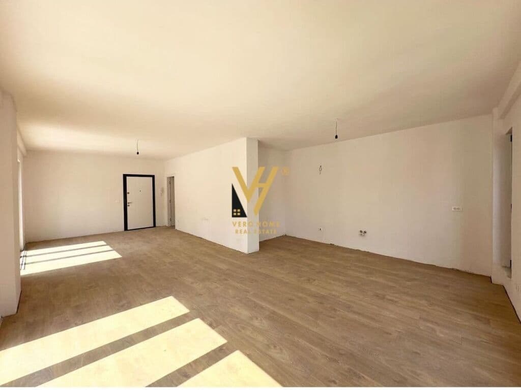 Shitet Apartament 3+1+2+ballkon te Kodra e Diellit 149 m2 3