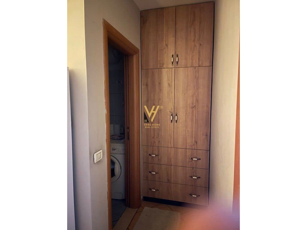 JEPET APARTAMENT 1+1+BLK ME QIRA TE IRFAN TOMINI 50.000 LEKE 3