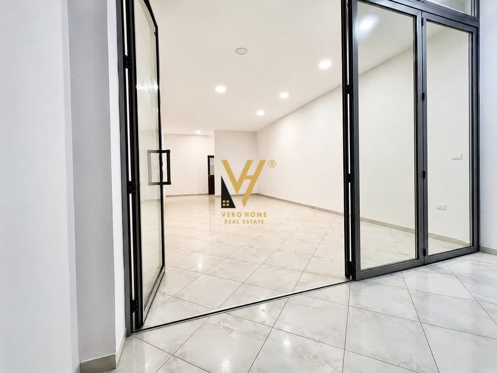 JEPET DYQAN 100 M2 ME QIRA TE KOMUNA E PARISIT 2.500 EURO