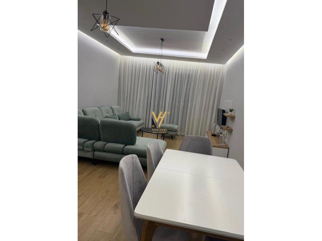 JEPET APARTAMENT 2+1+2+2BLK ME QERA TE RRUGA E KAVAJES 65.000 LEKE