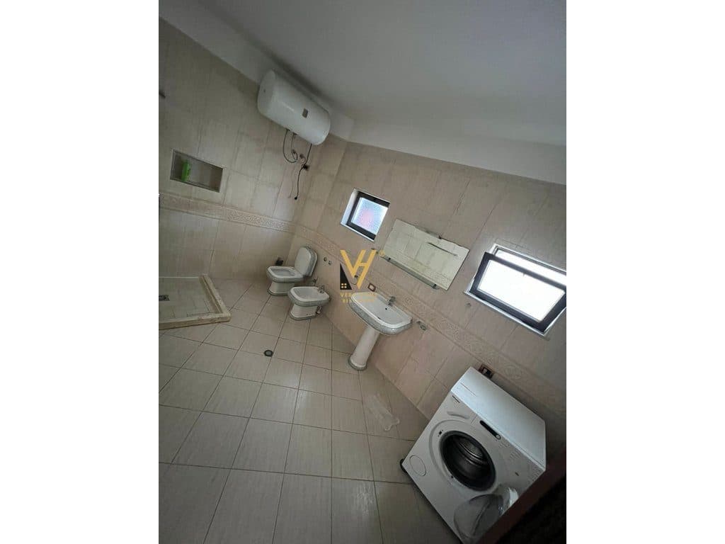 JEPET APARTAMENT 1+1+BLK ME QERA TE QYTET STUDENTI 40.000 LEKE 4