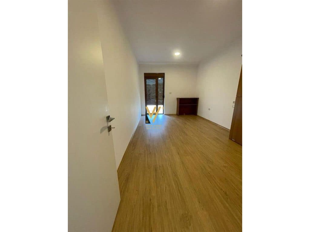 JEPET ZYRE 125M2 ME QERA TE IRFAN TOMINI 600 EURO 2
