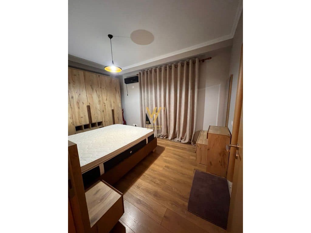 JEPET APARTAMENT 2+1+BLK ME QERA TE KOPESHTI BOTANIK 1.000 EURO 4