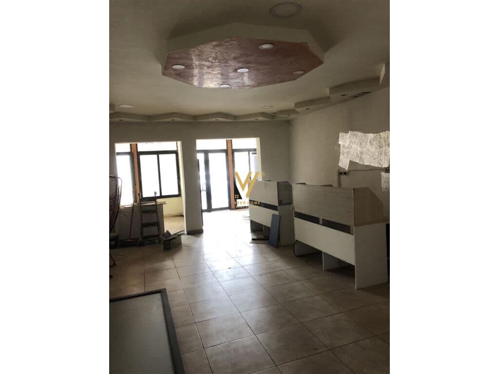 Jepet ambjent biznesi me qera te Qyteti i Studentit 123 m2 4