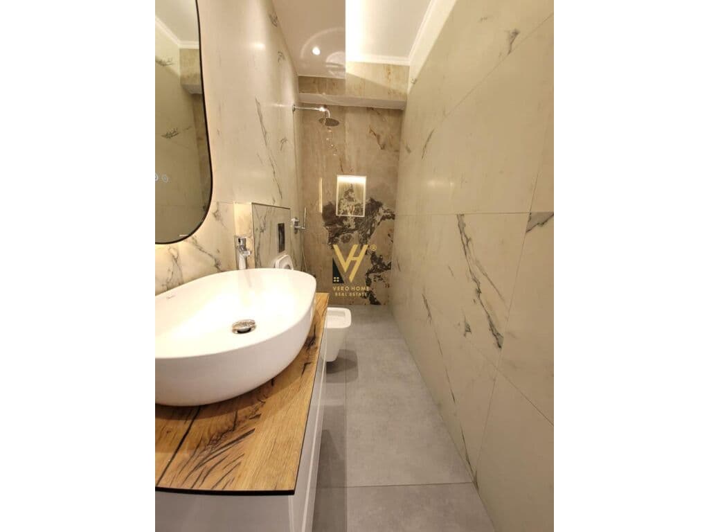 Shitet Apartament 2+1+2+ballkon te Zogu i Zi 95 m2 2