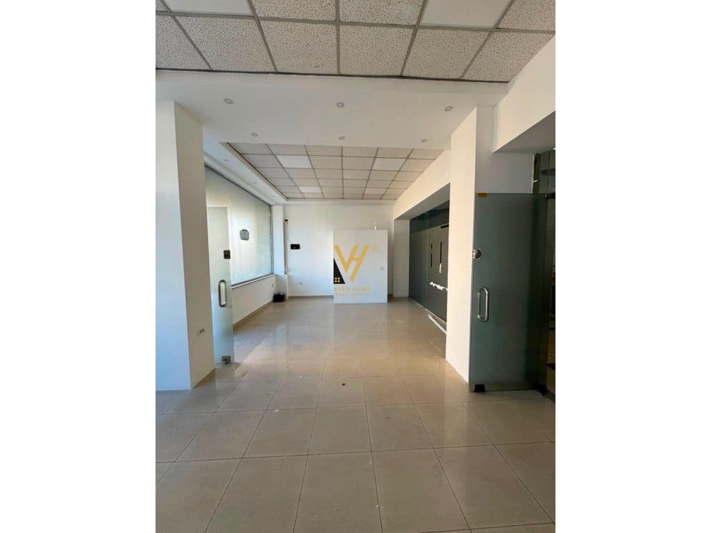 JEPET ZYRE 300 M2 ME QIRA TE SELVIA, KOMPLEKSI HALILI 2.800 EURO 2