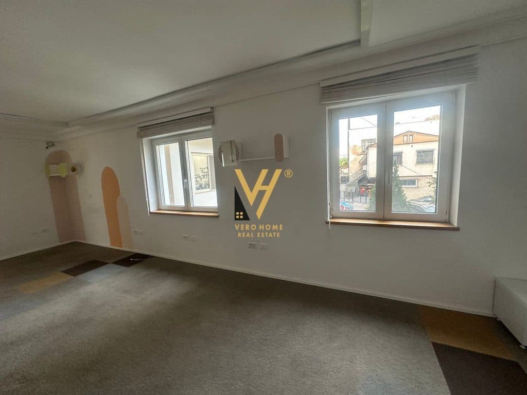 JEPET ZYRE 130 M2 ME QERA TE RRUGA E DURRESIT 150.000 LEKE 3