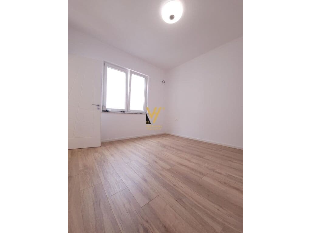 Shitet Apartament 1+1+ballkon te Zogu i Zi 58 m2 3