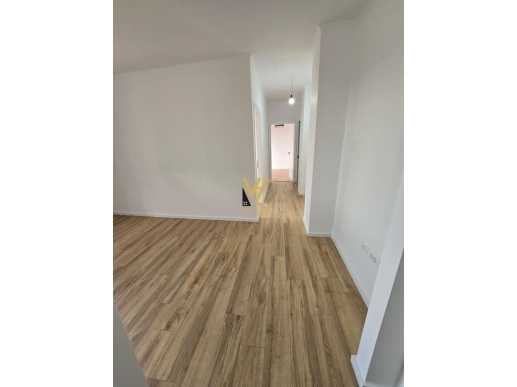 Shitet Apartament 2+1+ballkon te Xhamlliku 74 m2 2