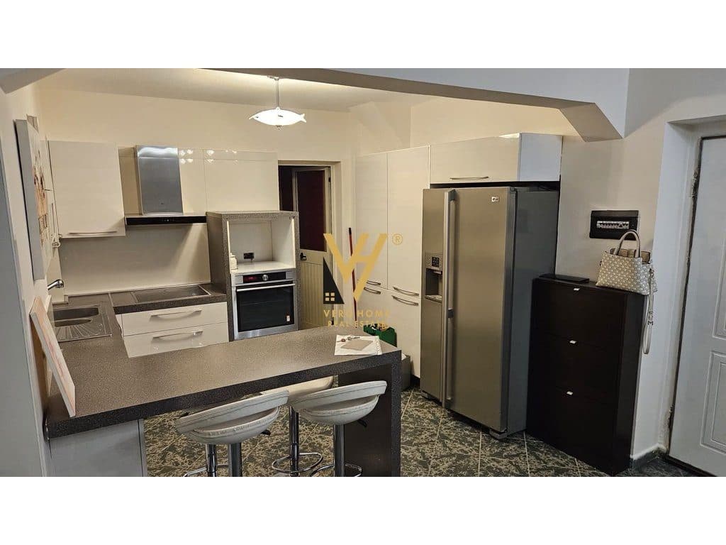 JEPET APARTAMENT 2+1 ME QIRA TE RRUGA E KAVAJES 60.000 LEKE 2