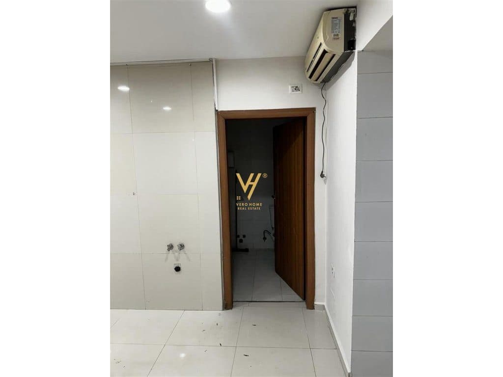 JEPET AMBIENT BIZNESI 40 M2 ME QERA TE SHKOLLA E BALETIT 500 EURO 4