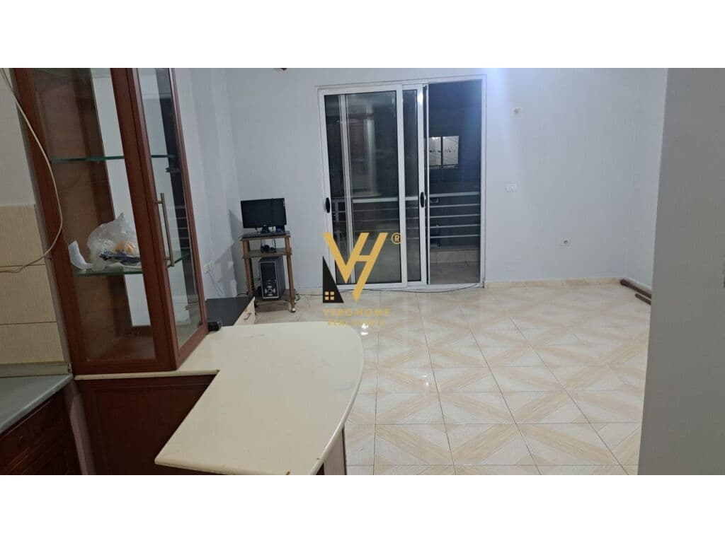 Shitet Apartament 2+1+ballkon ne Yzberisht 90 m2 4