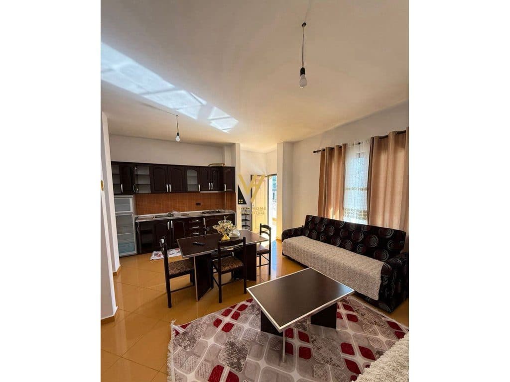 JEPET APARTAMENT 1+1 ME QERA TE INXHINIERIA 45.000 LEKE