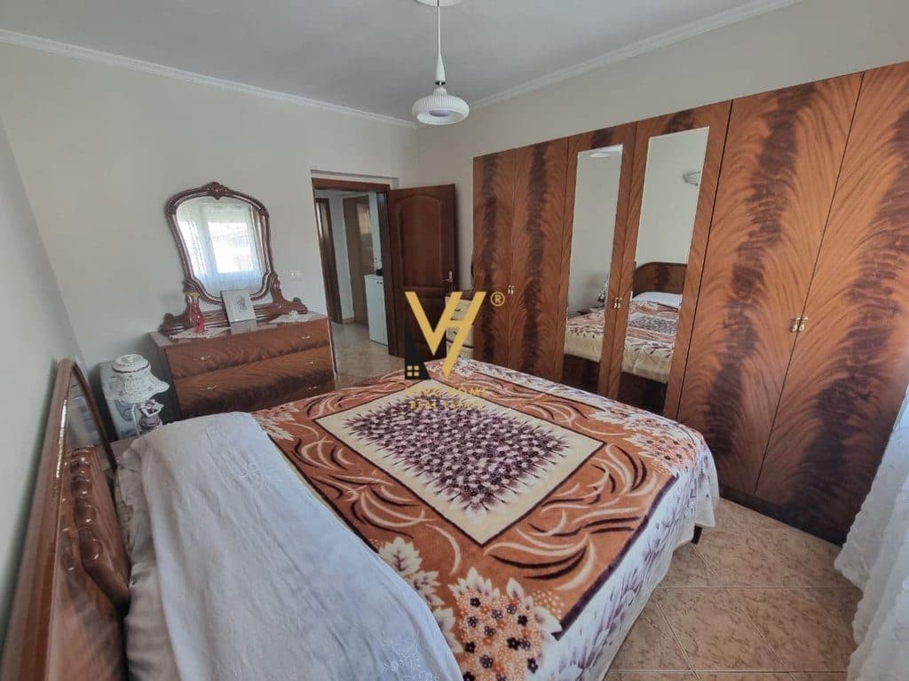 JEPET APARTAMENT 2+1 ME QERA TE BRRYLI 500 EURO 4