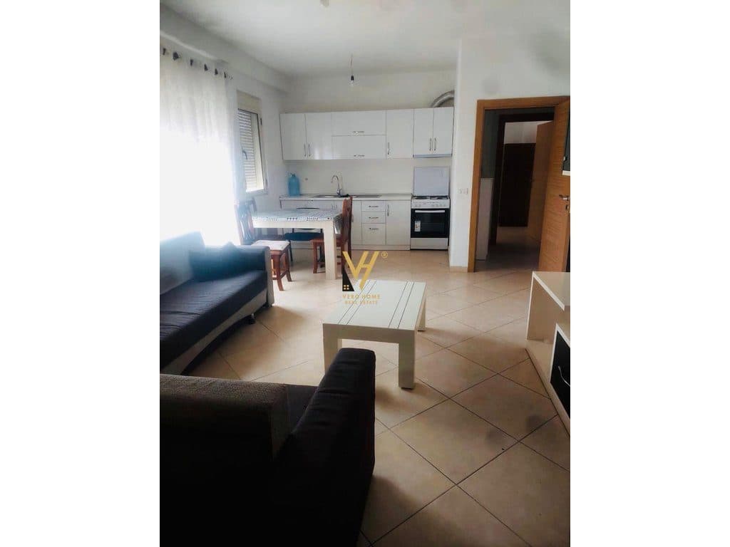 JEPET APARTAMENT 2+1+2 ME QERA NE MISTO MAME 400 EURO