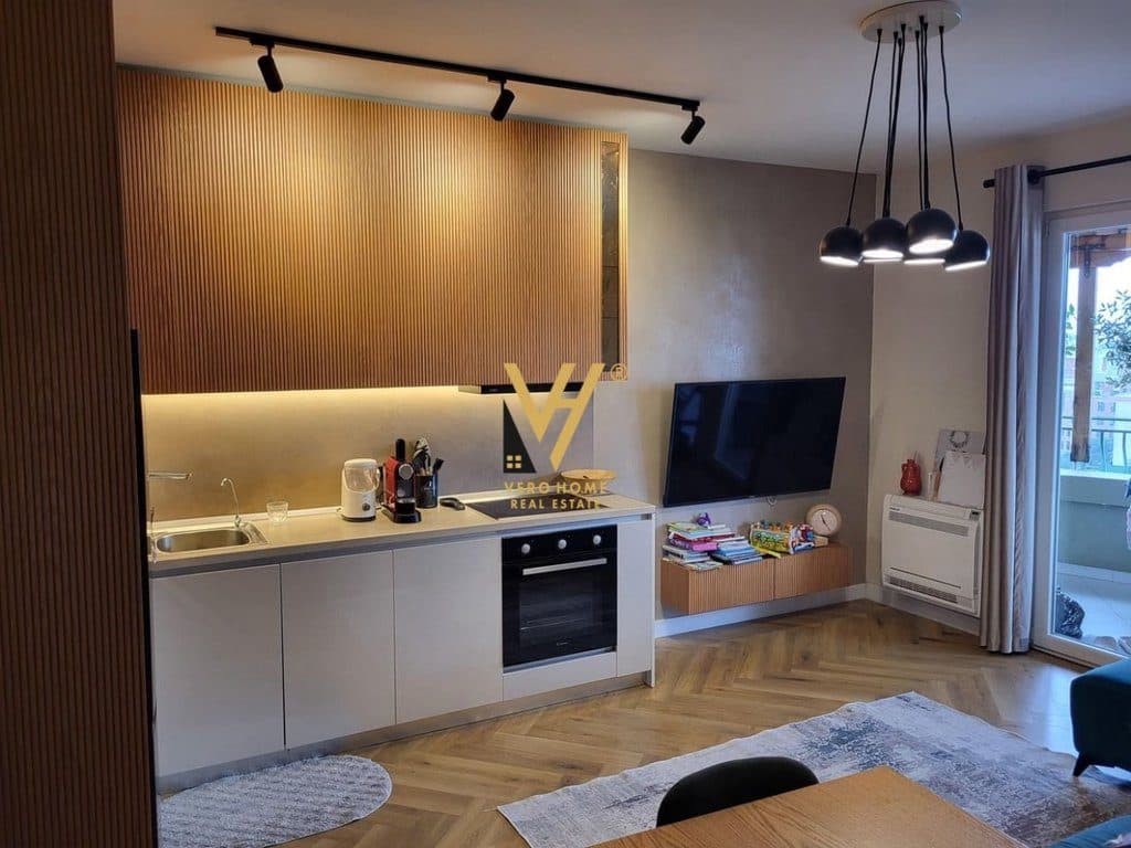SHITET APARTAMENT PENTHOUSE KOMPLEKSI GRAND ALI DEMI 150.000 EURO 2